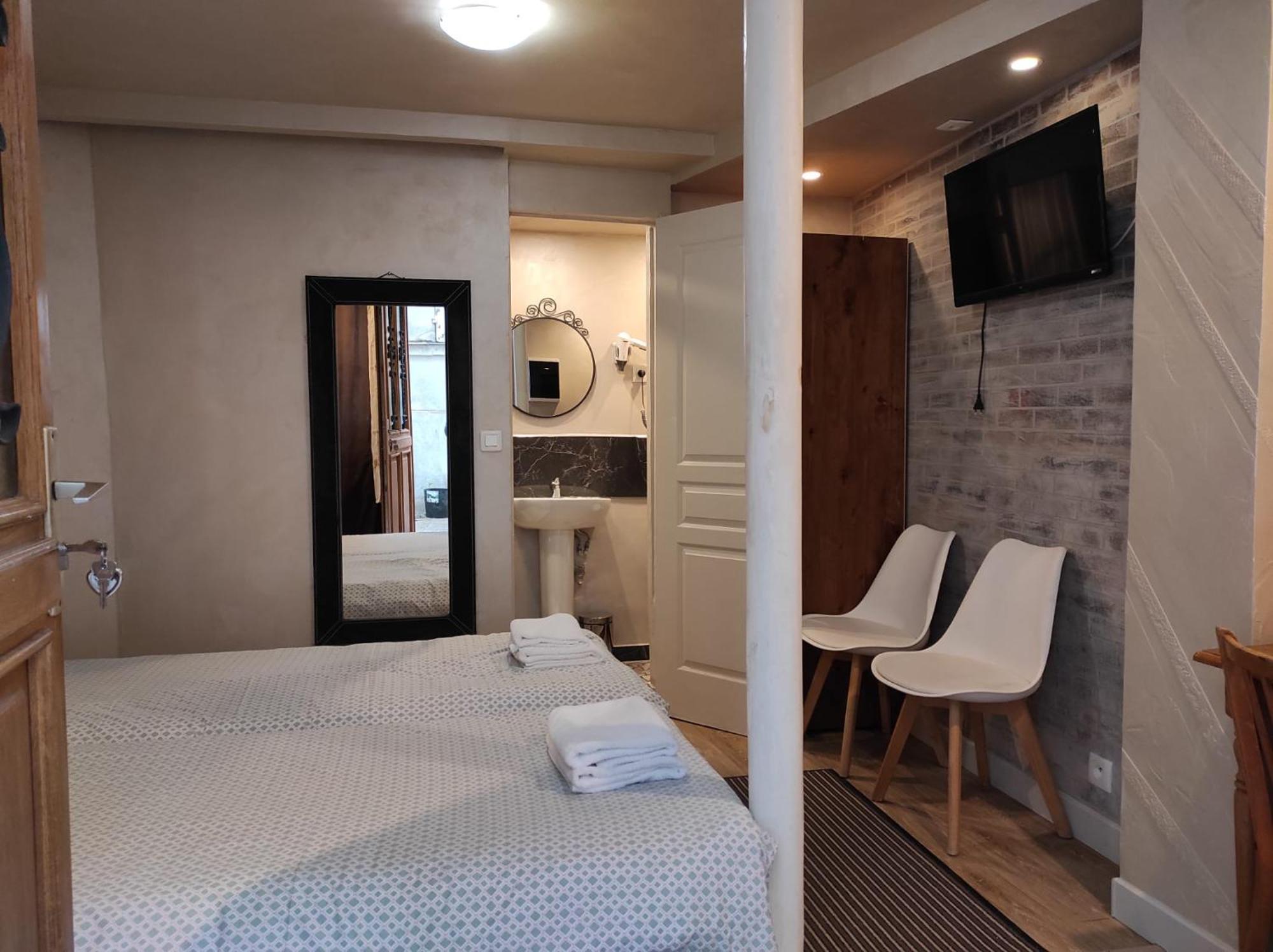 Hotel Clermont Montmartre Paris Exterior photo